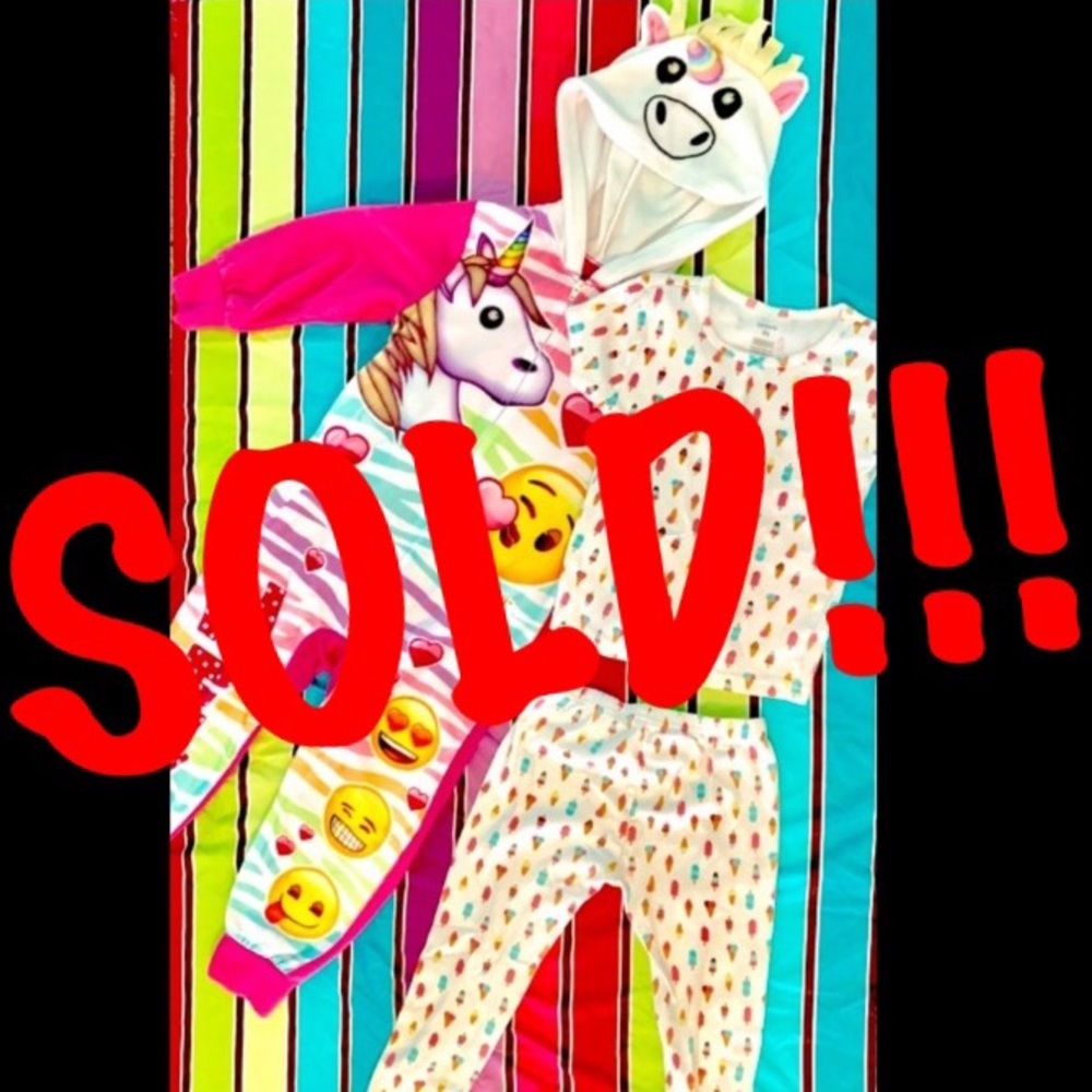 Girls fun Pajamas set! Size 4T